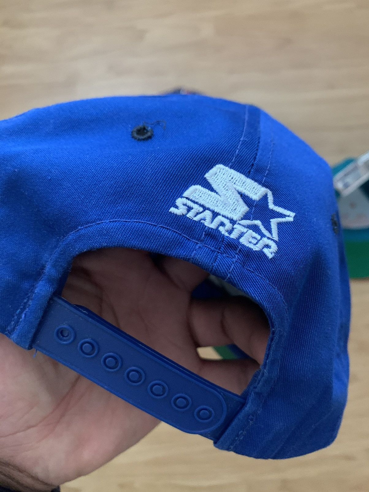 Starter 🍁 Vintage Toronto Maple Leaves SnapBack Hat (OS) Size ONE SIZE - 3 Thumbnail