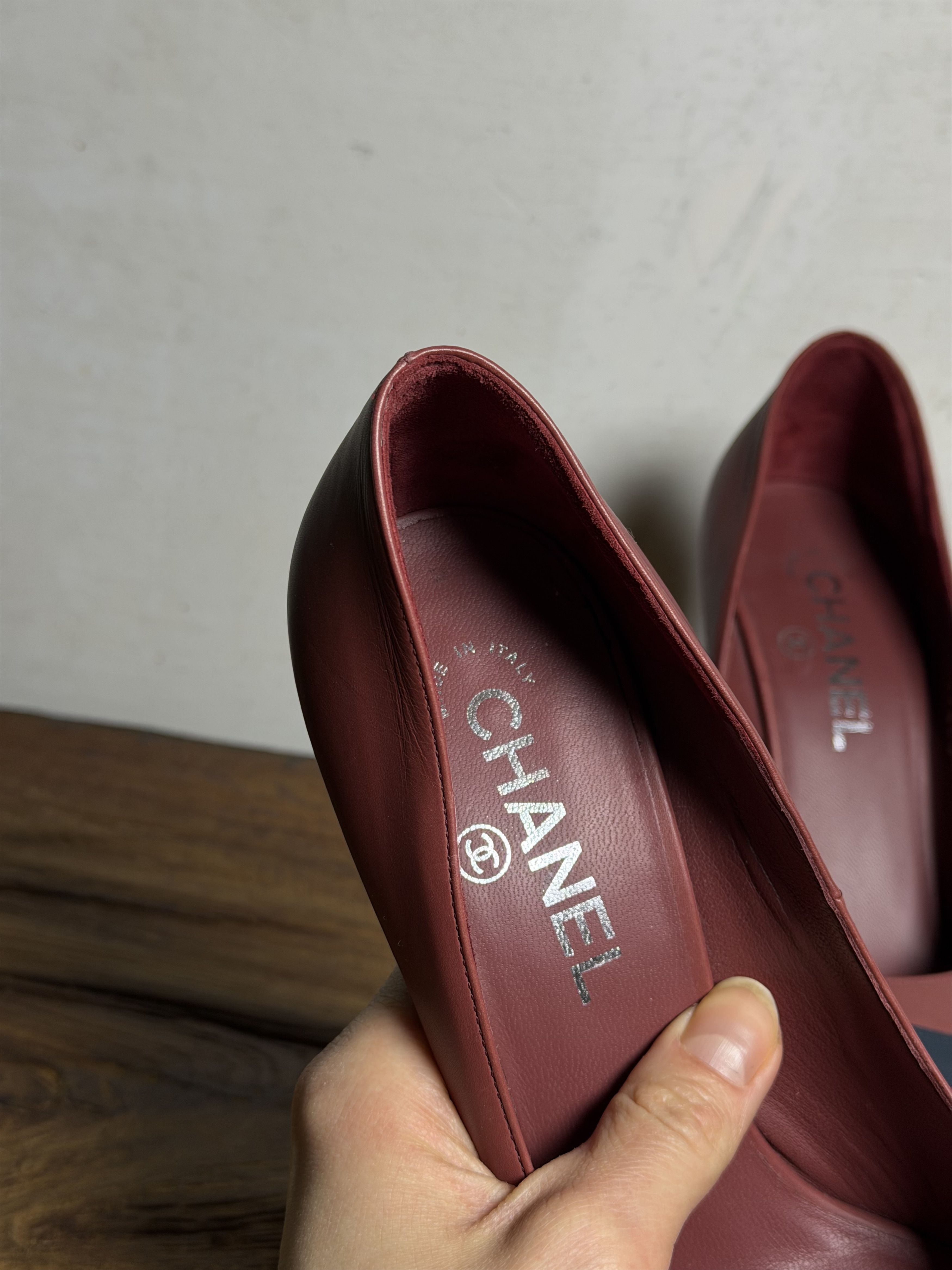 Chanel Chanel Platform Pumps with Chain Detail in Burgundy 100mm Size US 8.5 / IT 38.5 - 8 Thumbnail