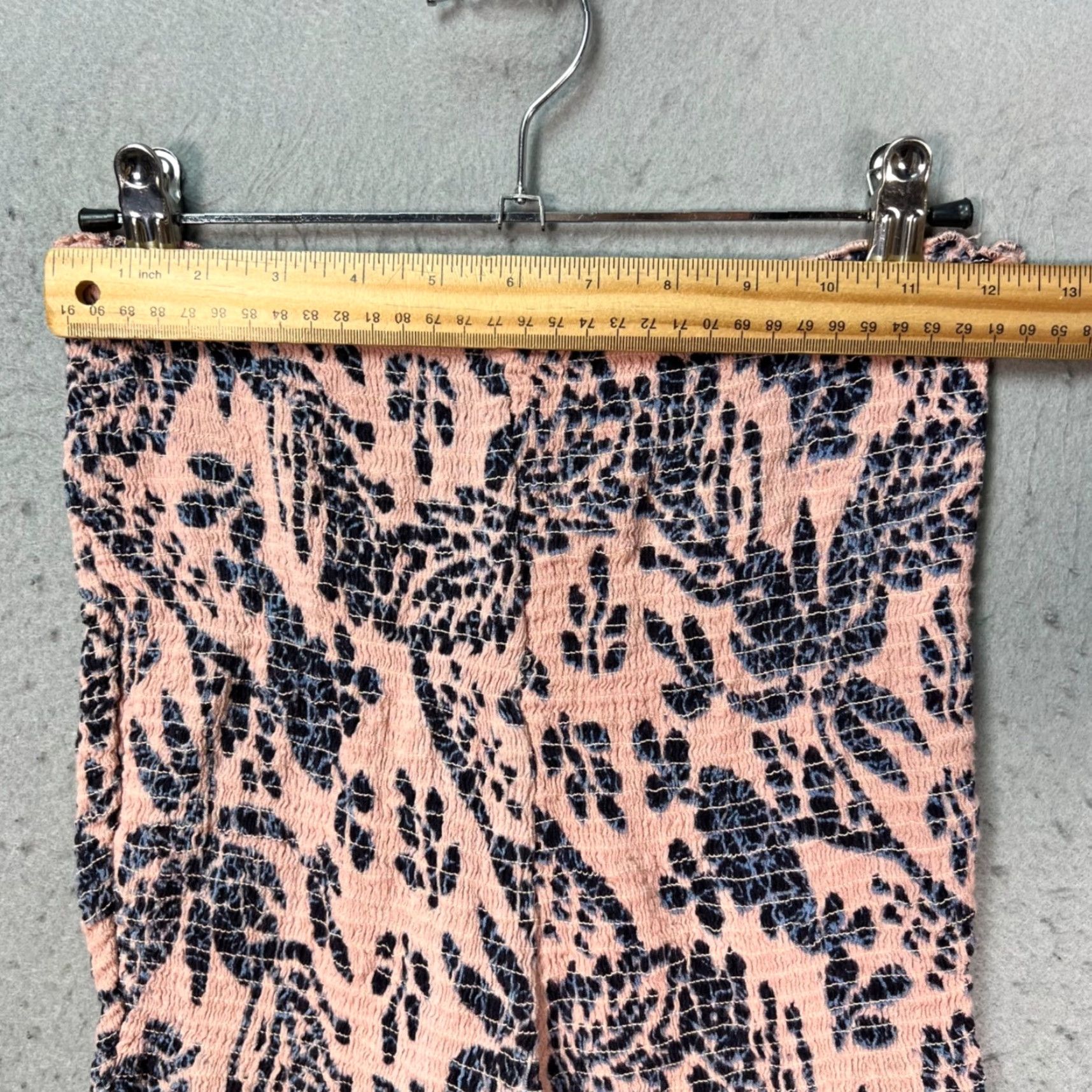 Free People Free People Womens Small Pink & Black Textured Smocked Shorts 100% Viscose Summer Beach Shorties True Vintage No Size 28" / US 6 / IT 42 - 5 Thumbnail