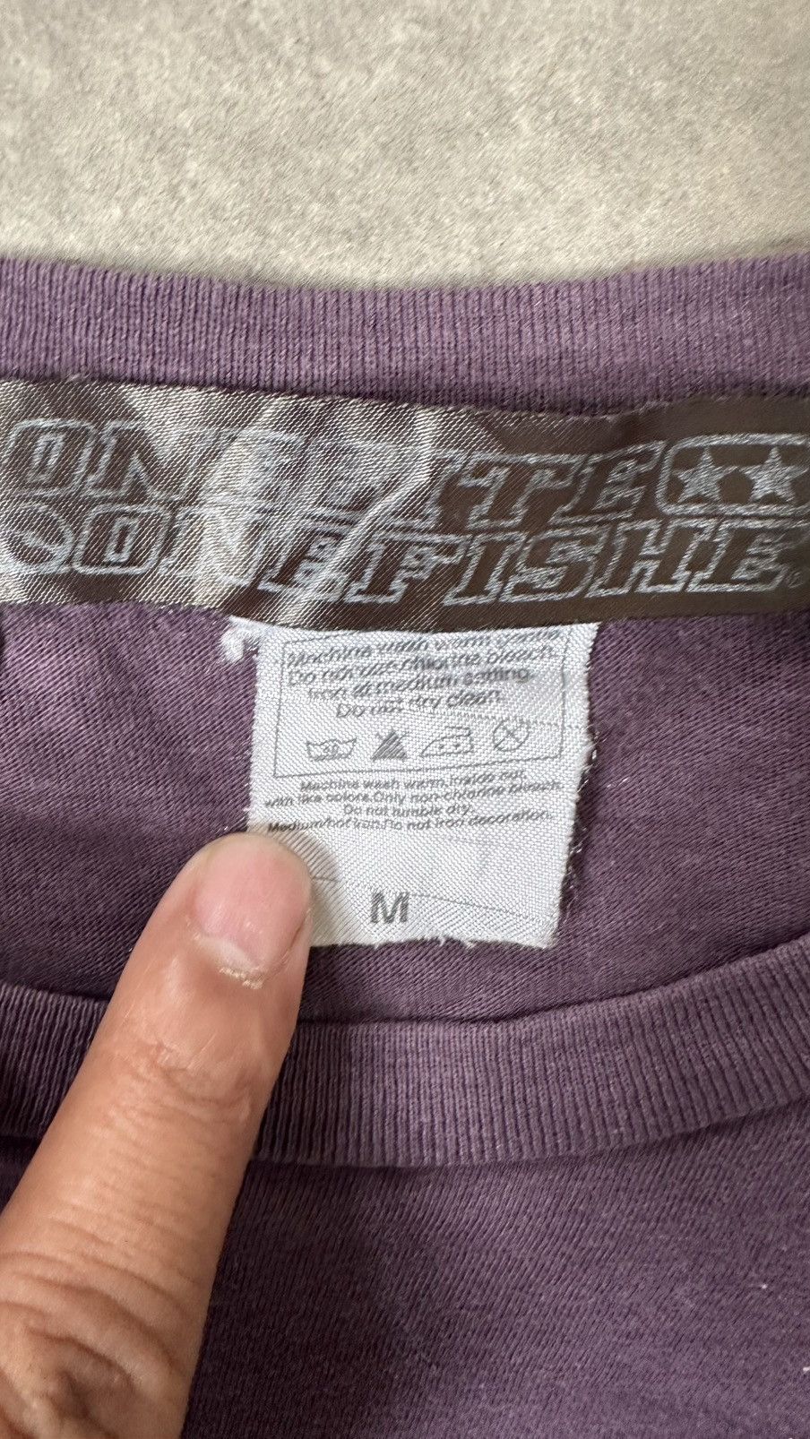 Vintage VINTAGE JAPAN ART ONE BITE ONE FISHE TEE Size US M / EU 48-50 / 2 - 4 Thumbnail