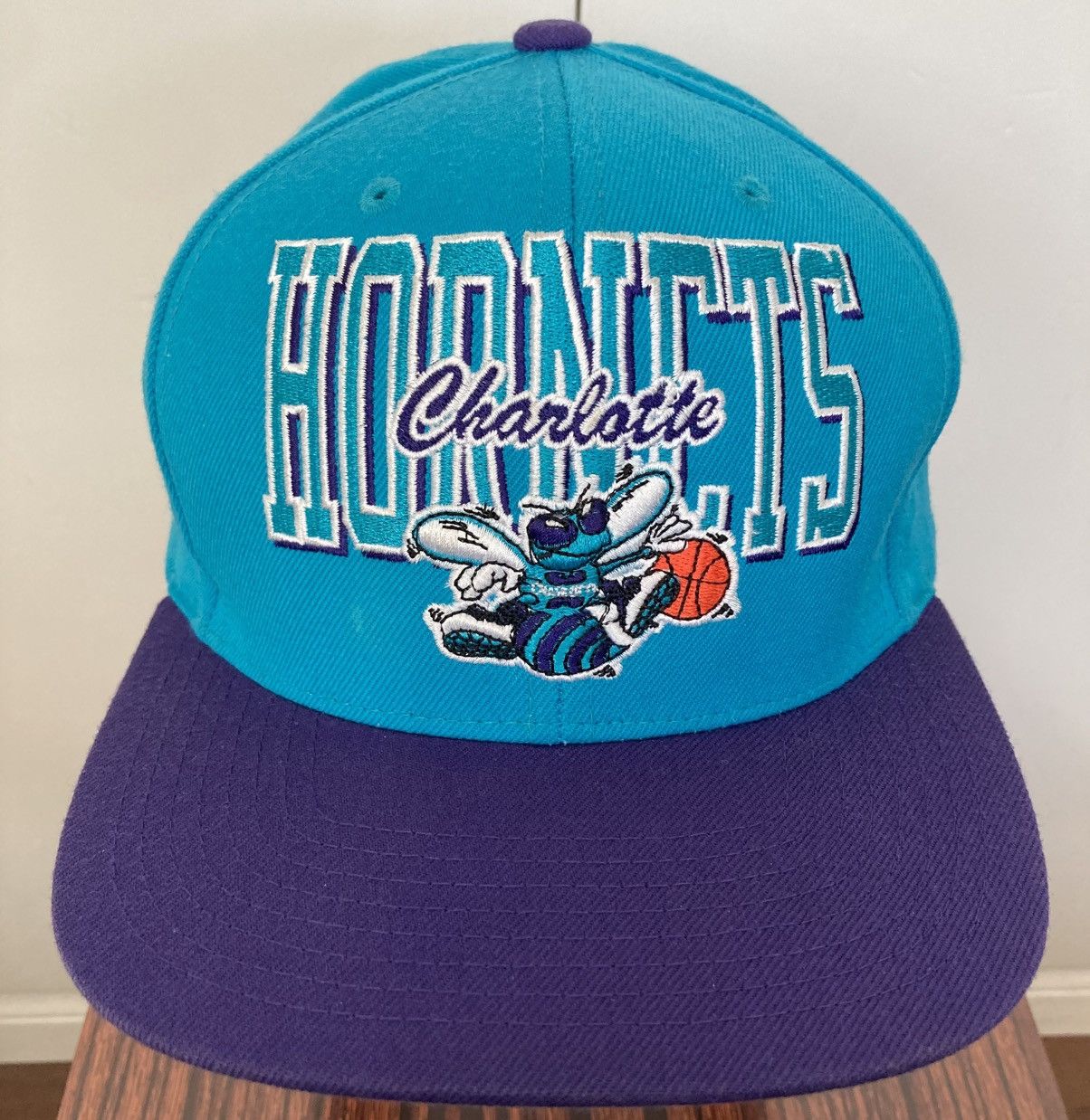 Mitchell & Ness × NBA × Vintage CHARLOTTE HORNETS MITCHELL & NESS SNAPBACK HAT NBA HARDWOOD Size ONE SIZE - 2 Thumbnail