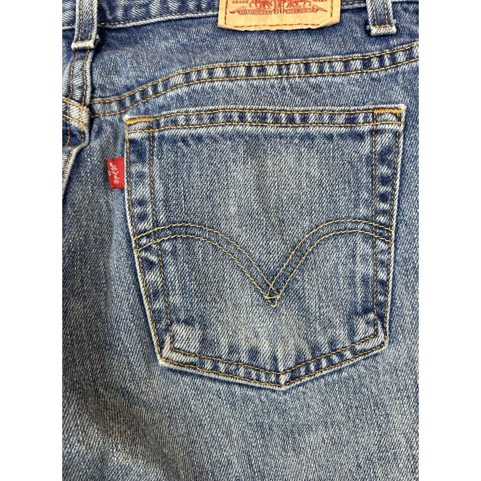 Levi's VINTAGE Levi's 550 Jeans Womens 12 31X30 Blue Relaxed Fit Tapered Denim Y2K Size 34" / US 12 / IT 48 - 4 Thumbnail