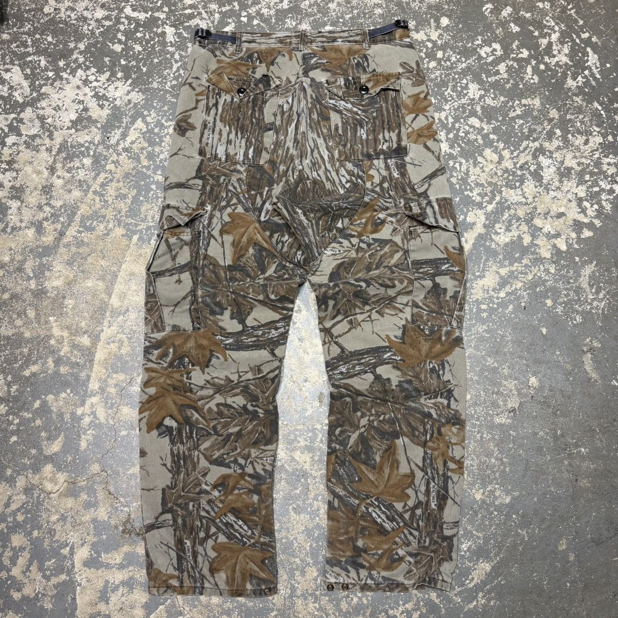 Vintage Vintage Realtree Gander Mountain Camo Baggy Cargo Pants Size US 32 / EU 48 - 1 Thumbnail