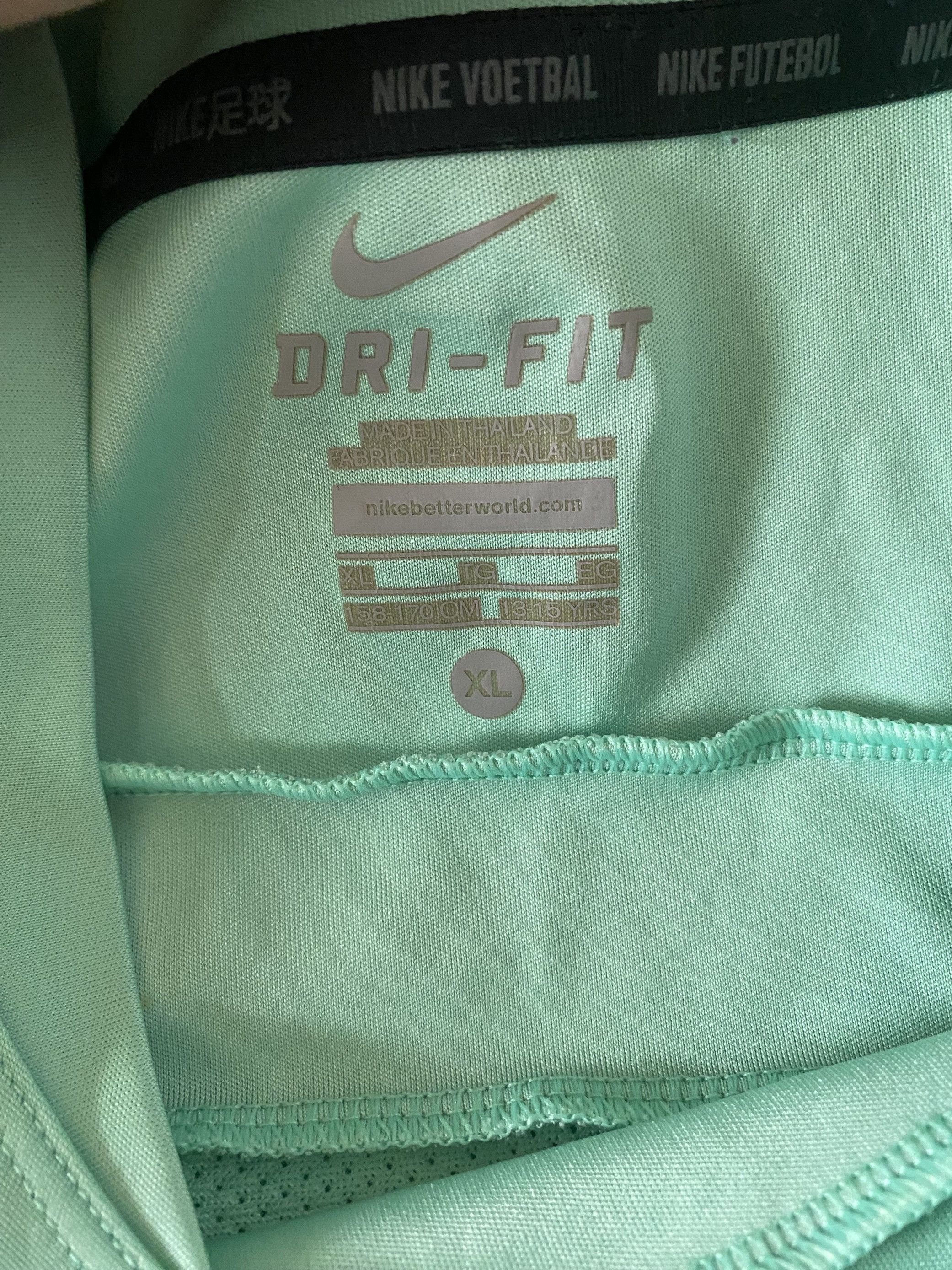Nike FC BARCELONA training 2013 - 2014 - Nike 158 - 170 - UNIQUE Size US XXS / EU 40 - 7 Thumbnail