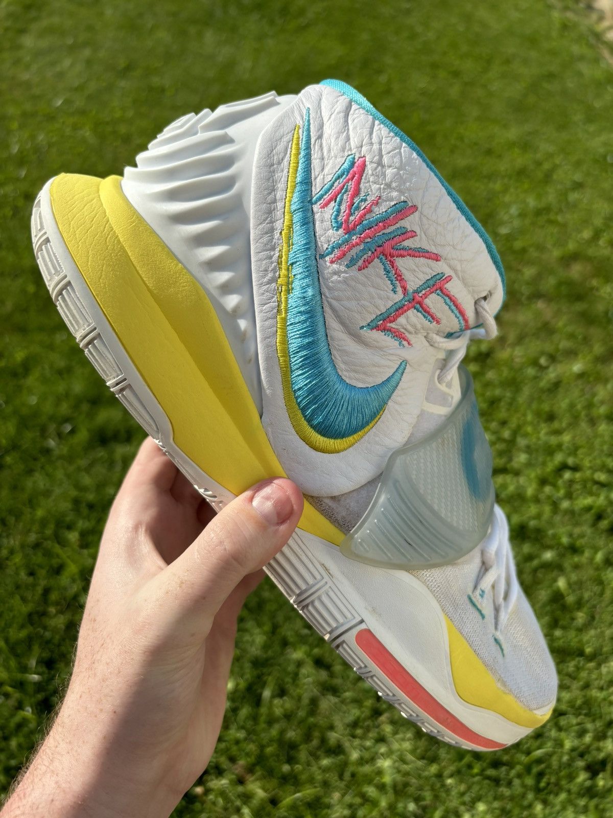 Nike Kyrie Neon Graffiti 2020 Size 13