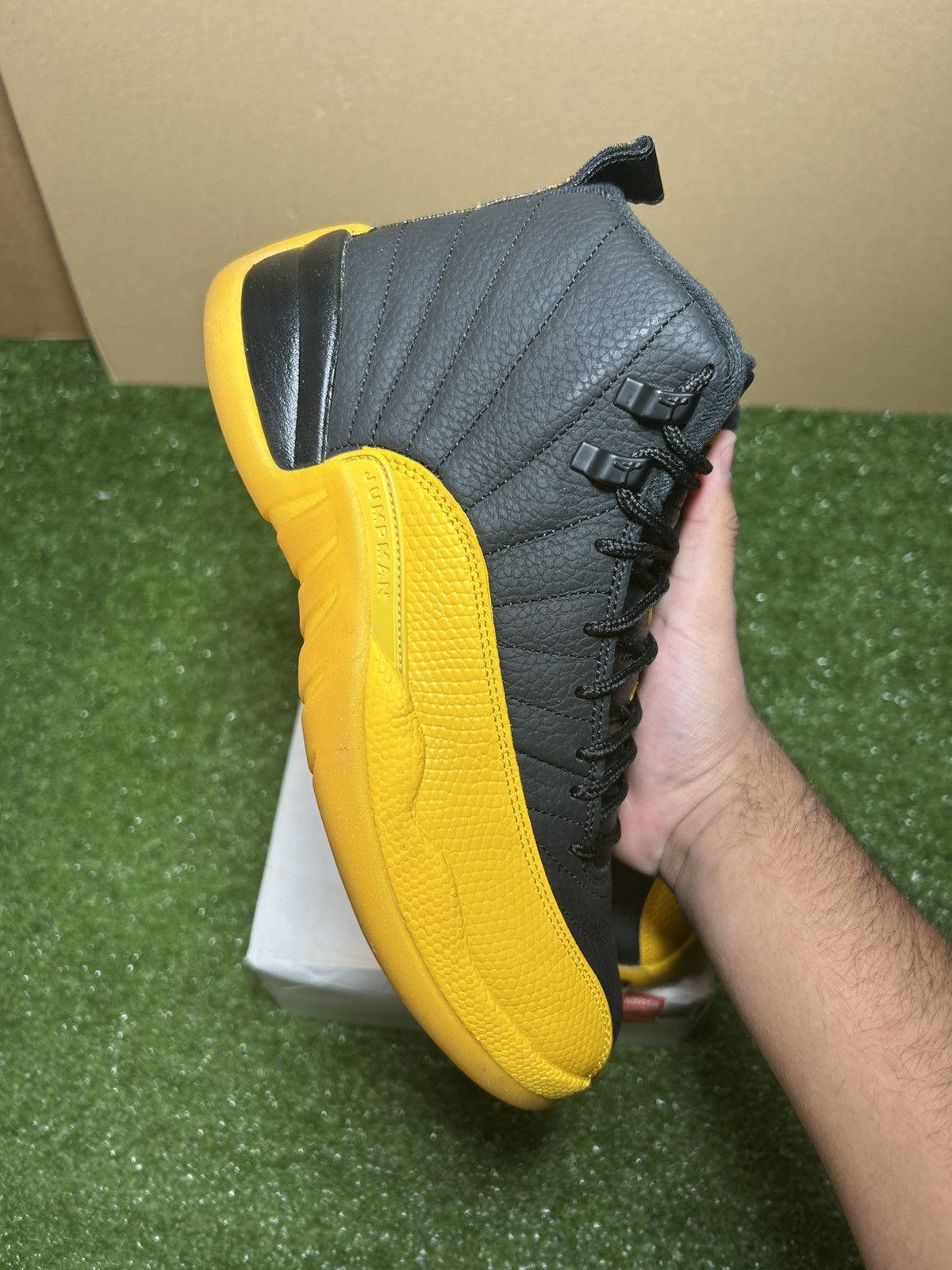 Jordan Brand Jordan 12 University Gold Size US 9 / EU 42 - 6 Thumbnail