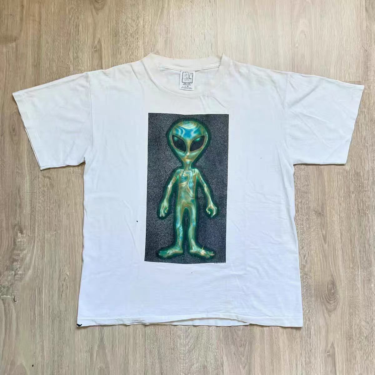 Vintage White casual retro alien print t-shirt Size US M / EU 48-50 / 2 - 1 Thumbnail