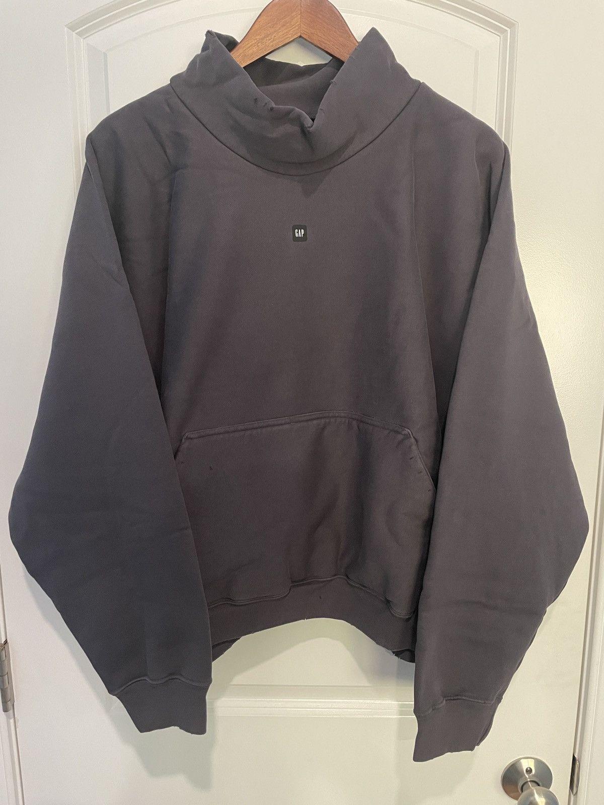 Balenciaga × Gap × Kanye West Yeezy Gap Balenciaga High Neck Distressed Mockneck Sweater Size US S / EU 44-46 / 1 - 1 Thumbnail