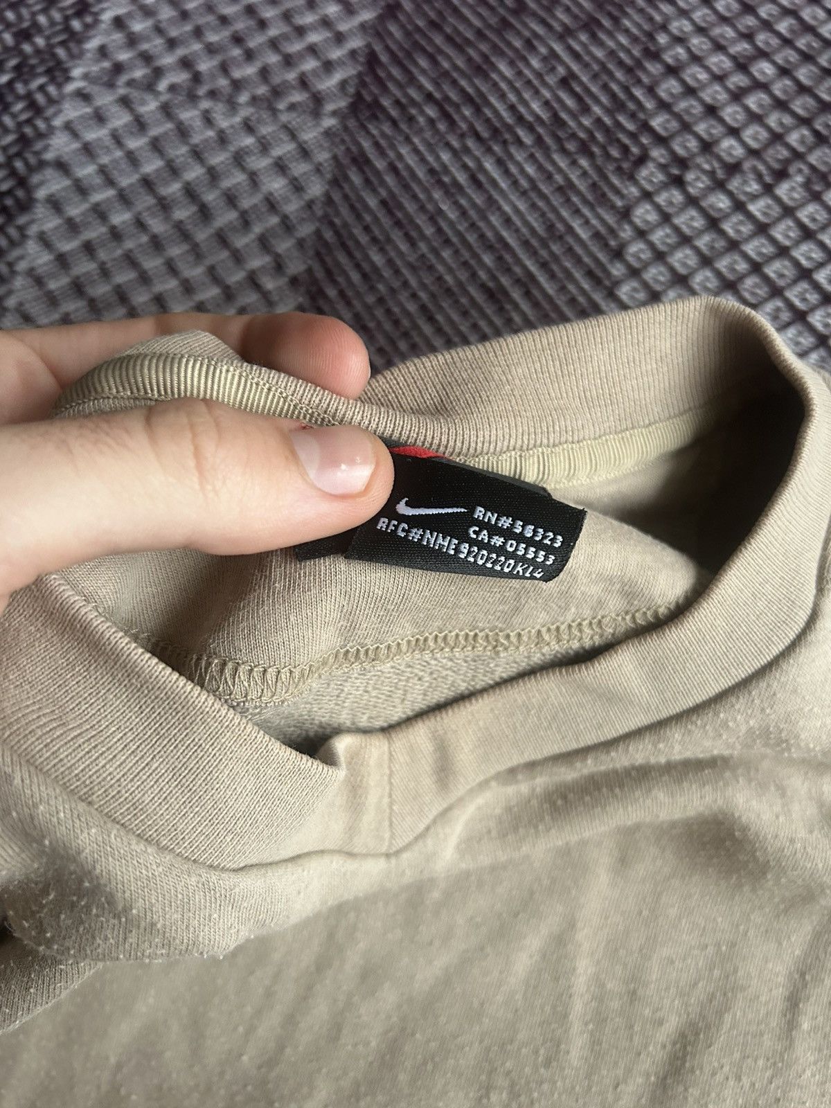 Nike Vintage Nike Beige Sweatshirt 90s Rare Small Logo Size M/L Size US M / EU 48-50 / 2 - 7 Thumbnail