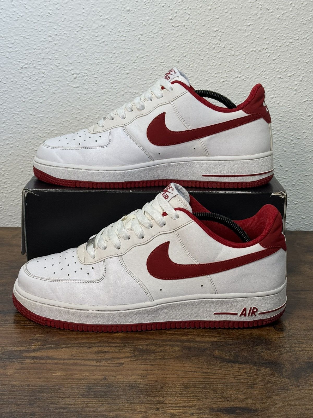Nike Nike Air Force 1 Low White Gym Red Nubuck Swoosh 2014 Size US 10 / EU 43 - 6 Thumbnail