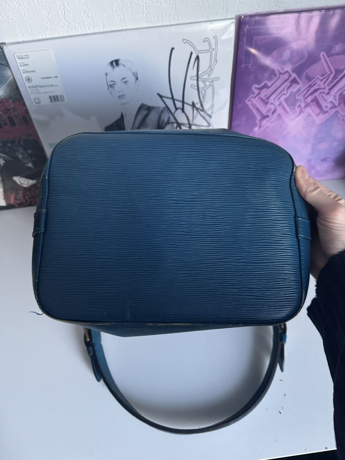 Louis Vuitton Louis Vuitton Noé leather crossbody bag luxury Designer Size ONE SIZE - 12 Thumbnail