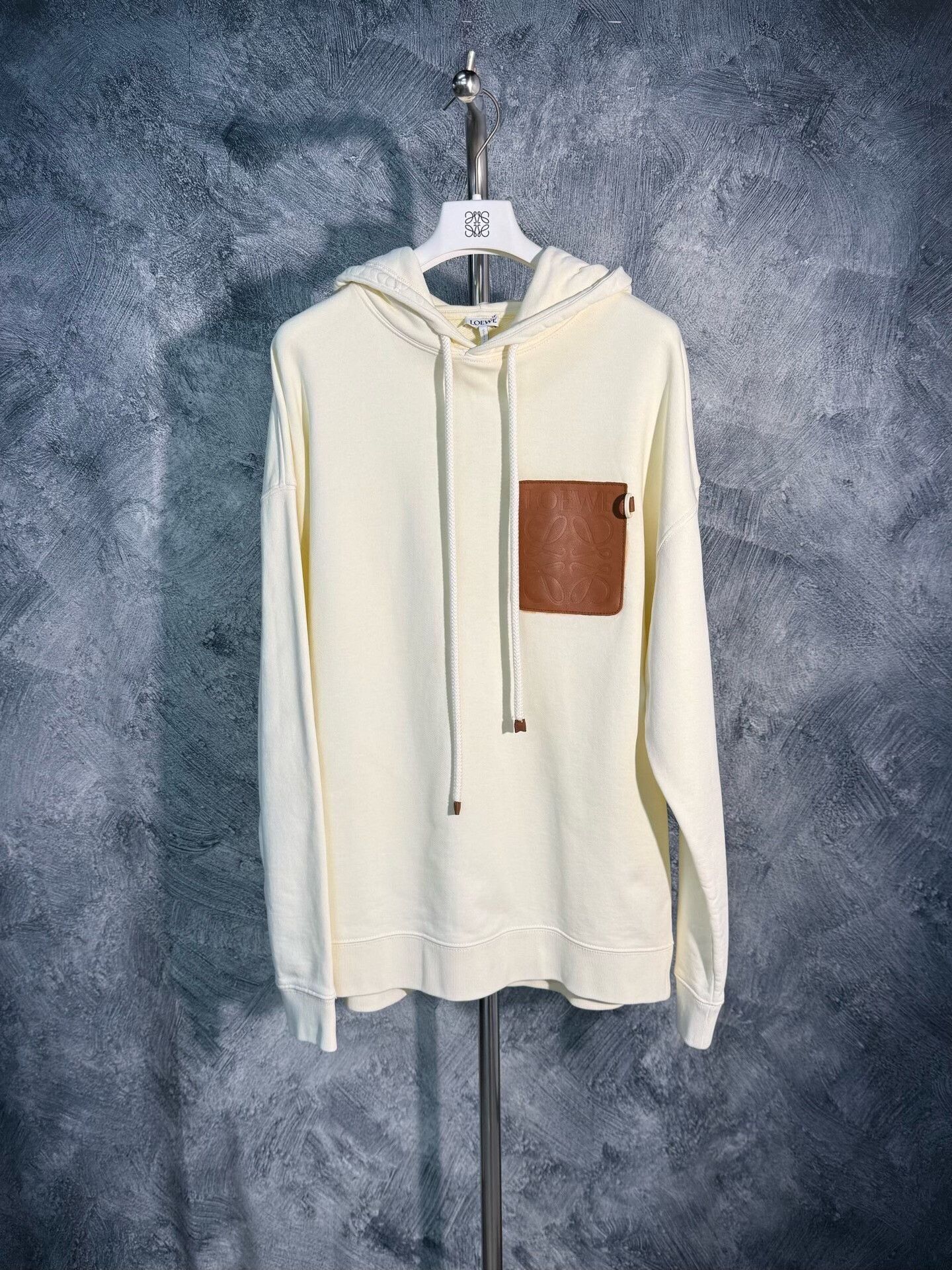 Loewe LOEWE Beige Leather Patch Loose Hoodie Size US S / EU 44-46 / 1 - 1 Thumbnail