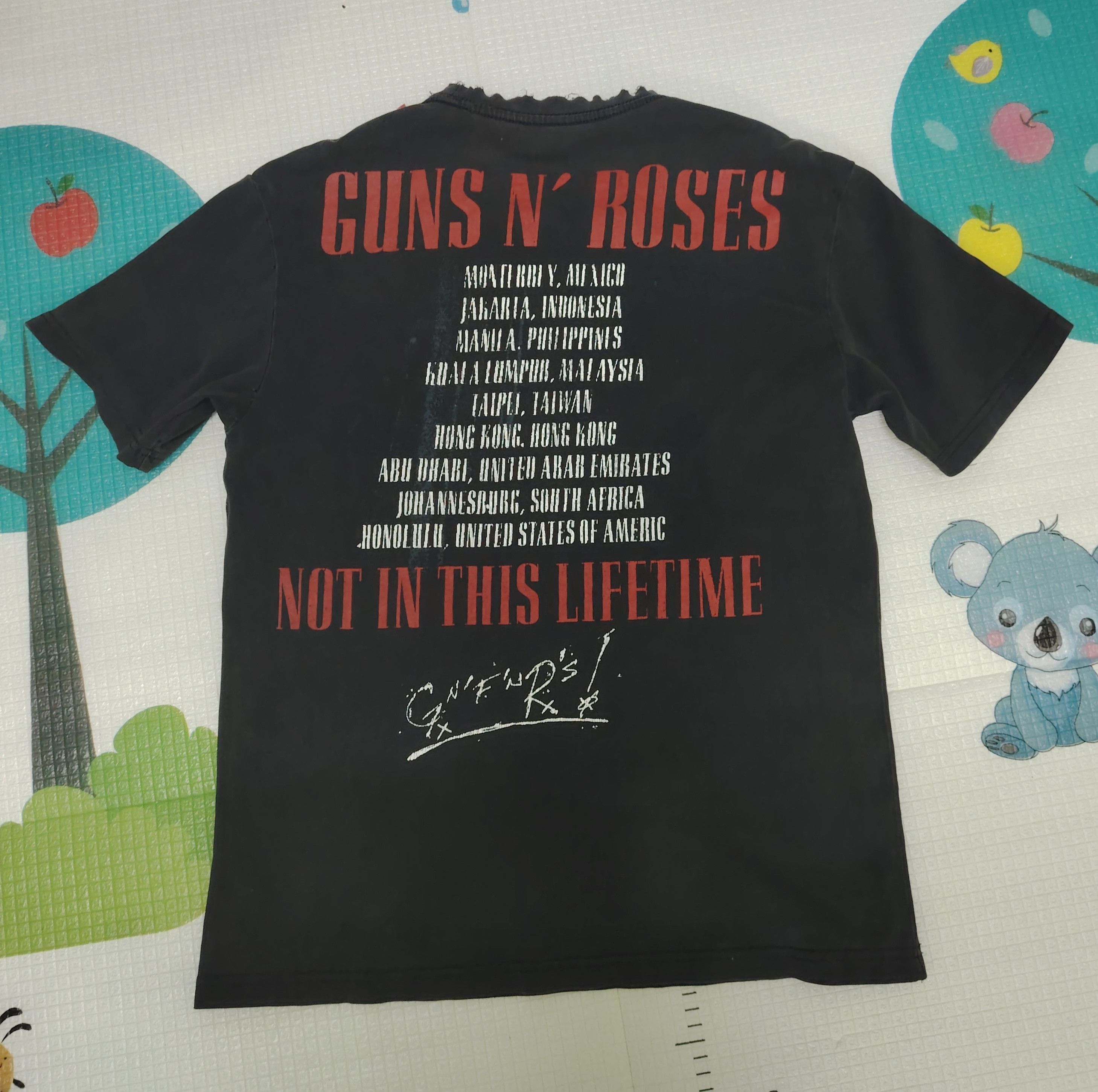 Guns N' Roses Vintage Distressed Guns N’ Roses Faded Black T-Shirt Size US S / EU 44-46 / 1 - 2 Thumbnail