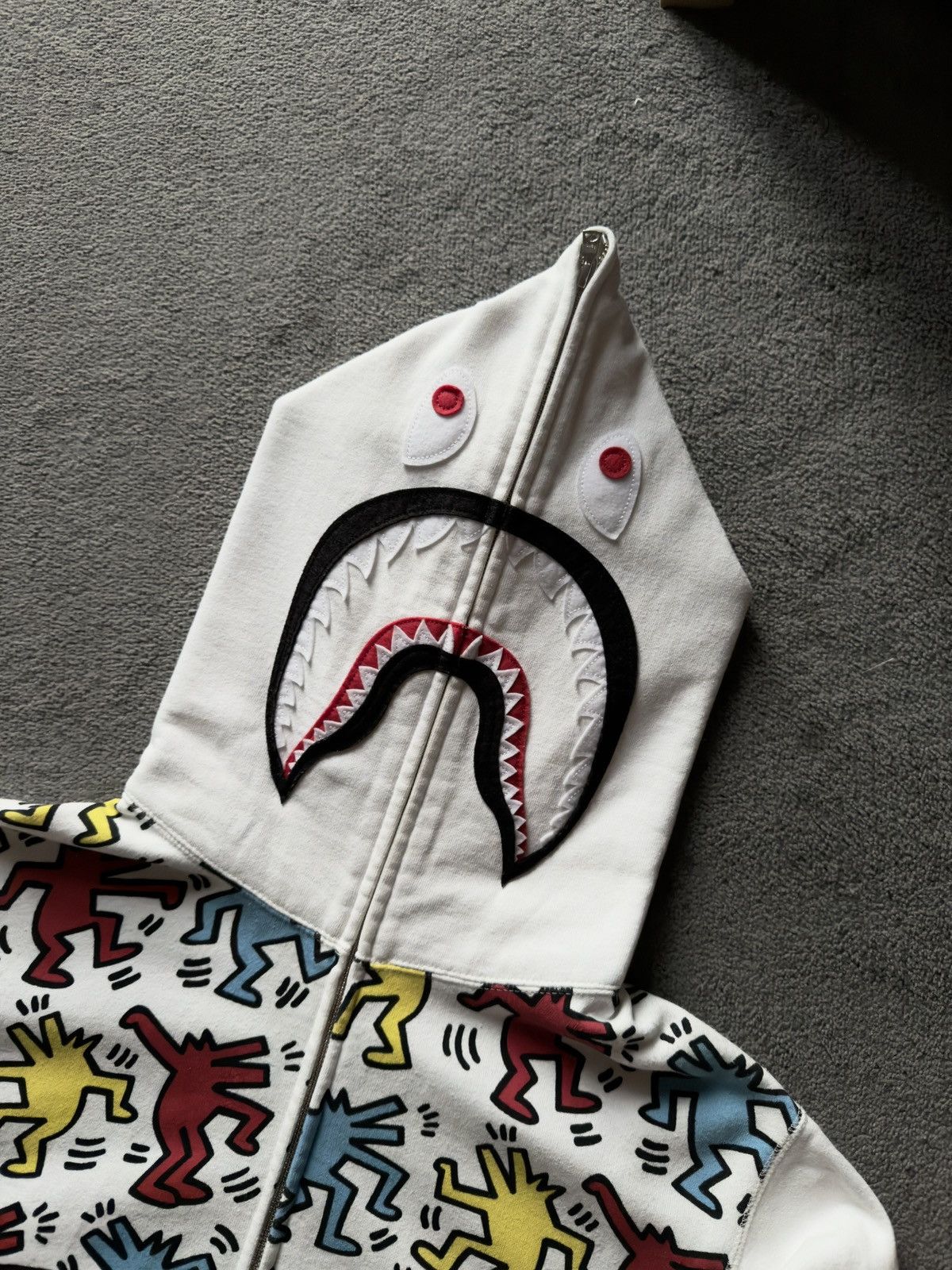 Bape × Keith Haring BAPE X Keith Haring Shark Full Zip Hoodie Rare Collaboration Size US XL / EU 56 / 4 - 2 Thumbnail