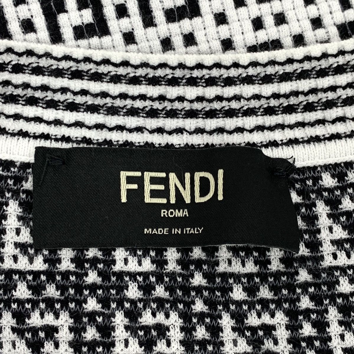 Fendi Fendi Black & White Color Long Sleeve Knit Sweater K26WX Size US M / EU 48-50 / 2 - 5 Thumbnail