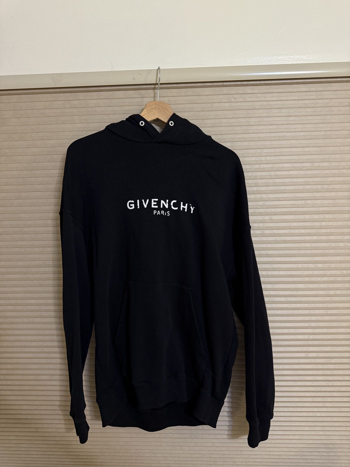 【Givenchy】SWEATSHIRT◆BMJ0LA3YPQ Givenchy GIVENCHY Men Hoodies BMJ0LA3YPQ 004 Black | Grailed