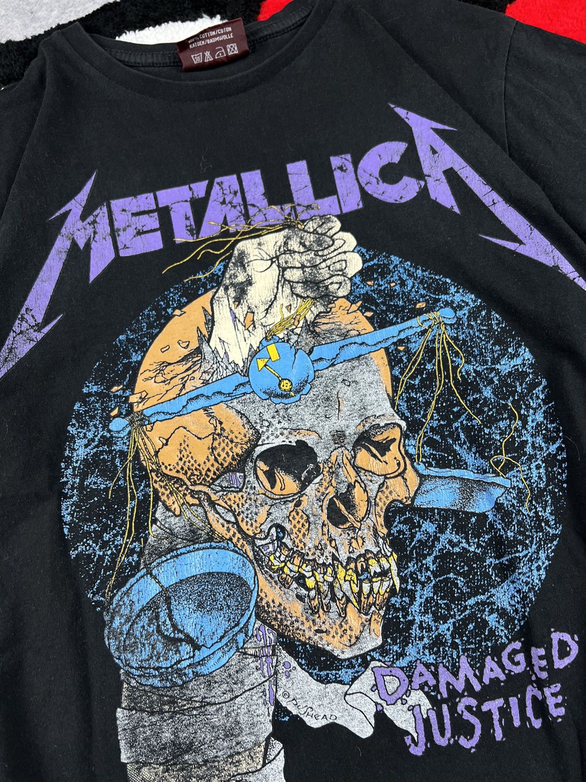 Band Tees Vintage Metallica Damaged Justice Skulls Rhinestones Y2K Tee Size US M / EU 48-50 / 2 - 5 Thumbnail