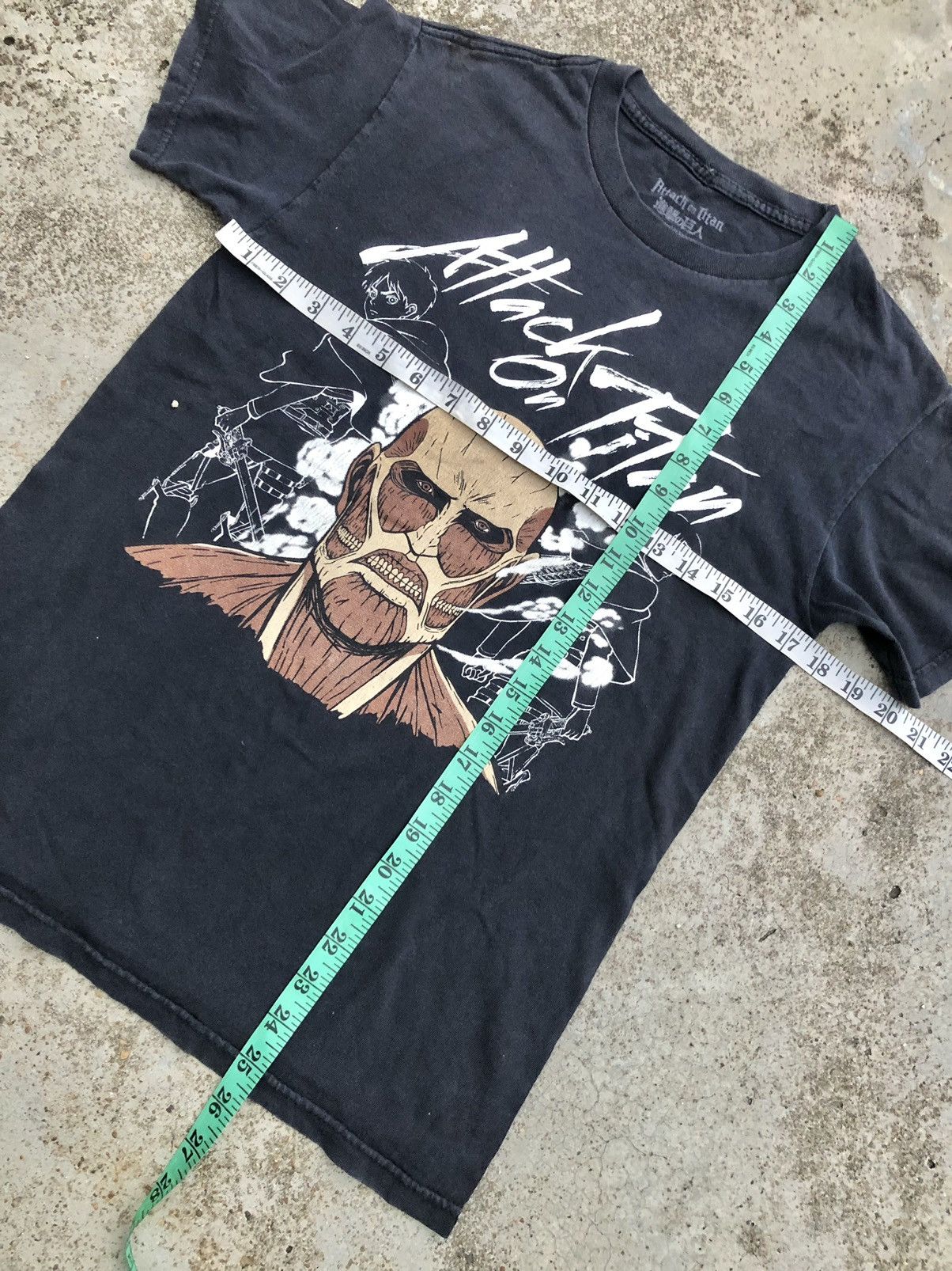 Anime × Japanese Brand ATTACK ON TITAN FADED TEE Size US S / EU 44-46 / 1 - 6 Thumbnail