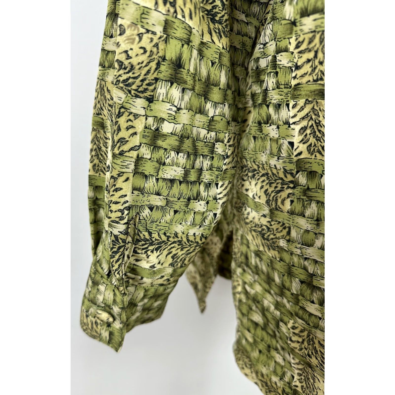 Vintage VINTAGE Liz Baker Blouse Boxy Long Sleeve Collared 90s Leopard Animal Print Green Medium Womens Size M / US 6-8 / IT 42-44 - 7 Thumbnail