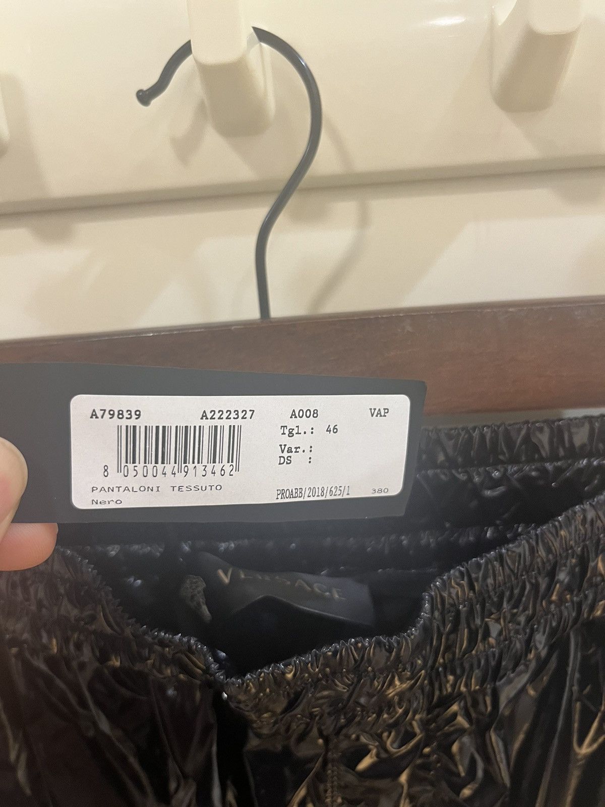 Versace Shiny sweatpants size 46 Size US 30 / EU 46 - 4 Thumbnail