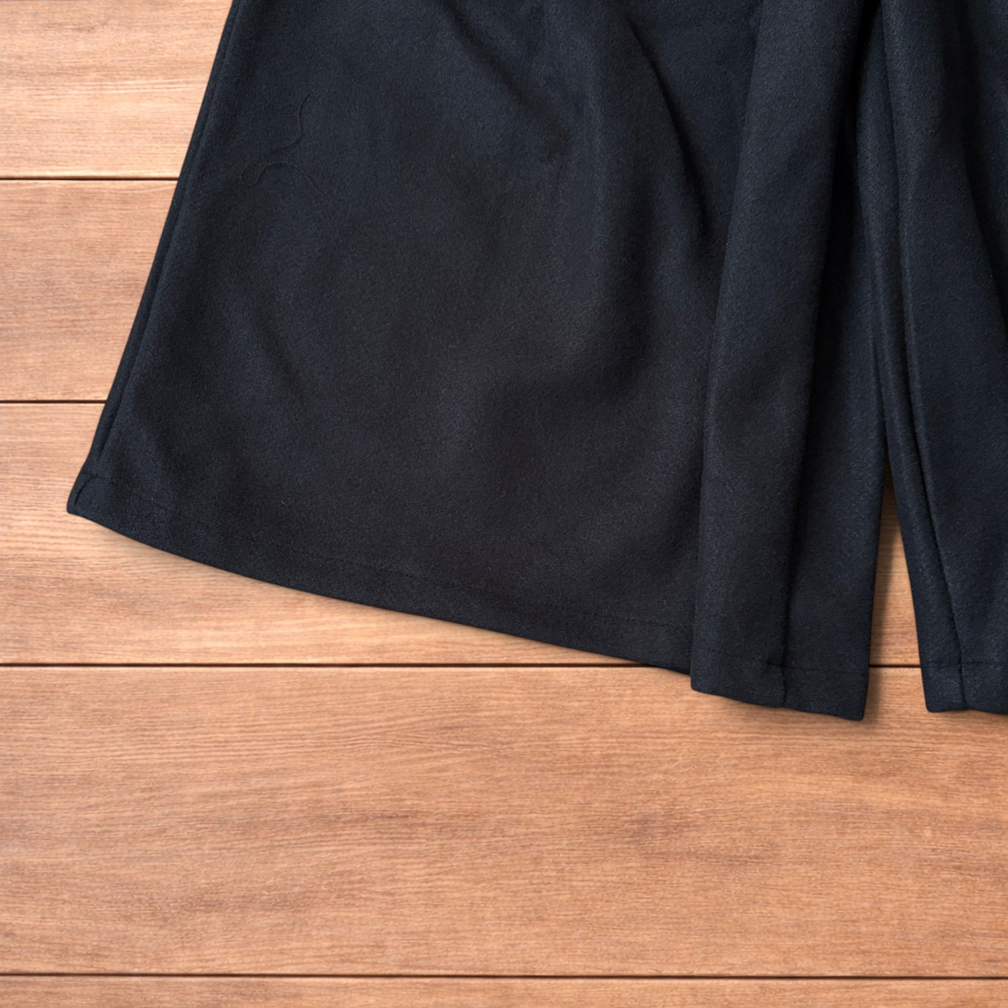 Japanese Brand Vintage style baggy wide long tailored wool shorts in black. Size US 36 / EU 52 - 5 Thumbnail