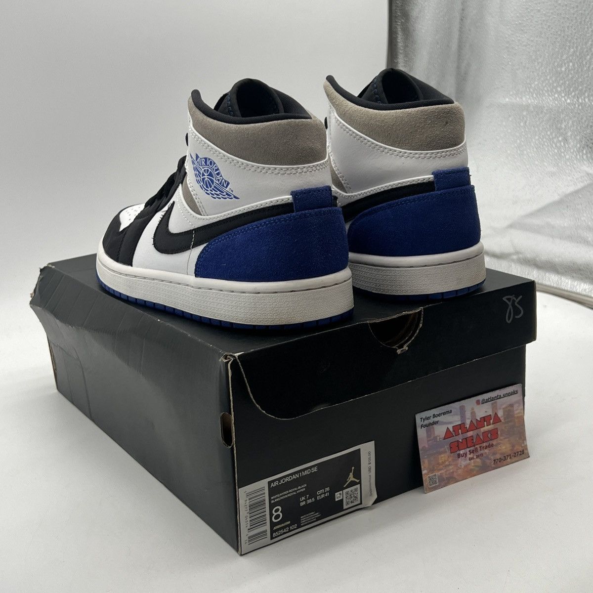Jordan Brand Air Jordan 1 Mid Royal black toe Size US 8 / EU 41 - 4 Thumbnail
