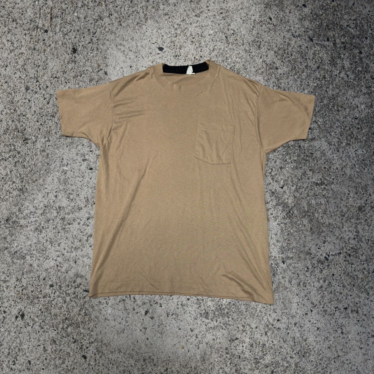 Fruit Of The Loom × Vintage Vintage 80s FOTL Paper Thin Single Stitch Pocket Tee Size US XL / EU 56 / 4 - 1 Thumbnail
