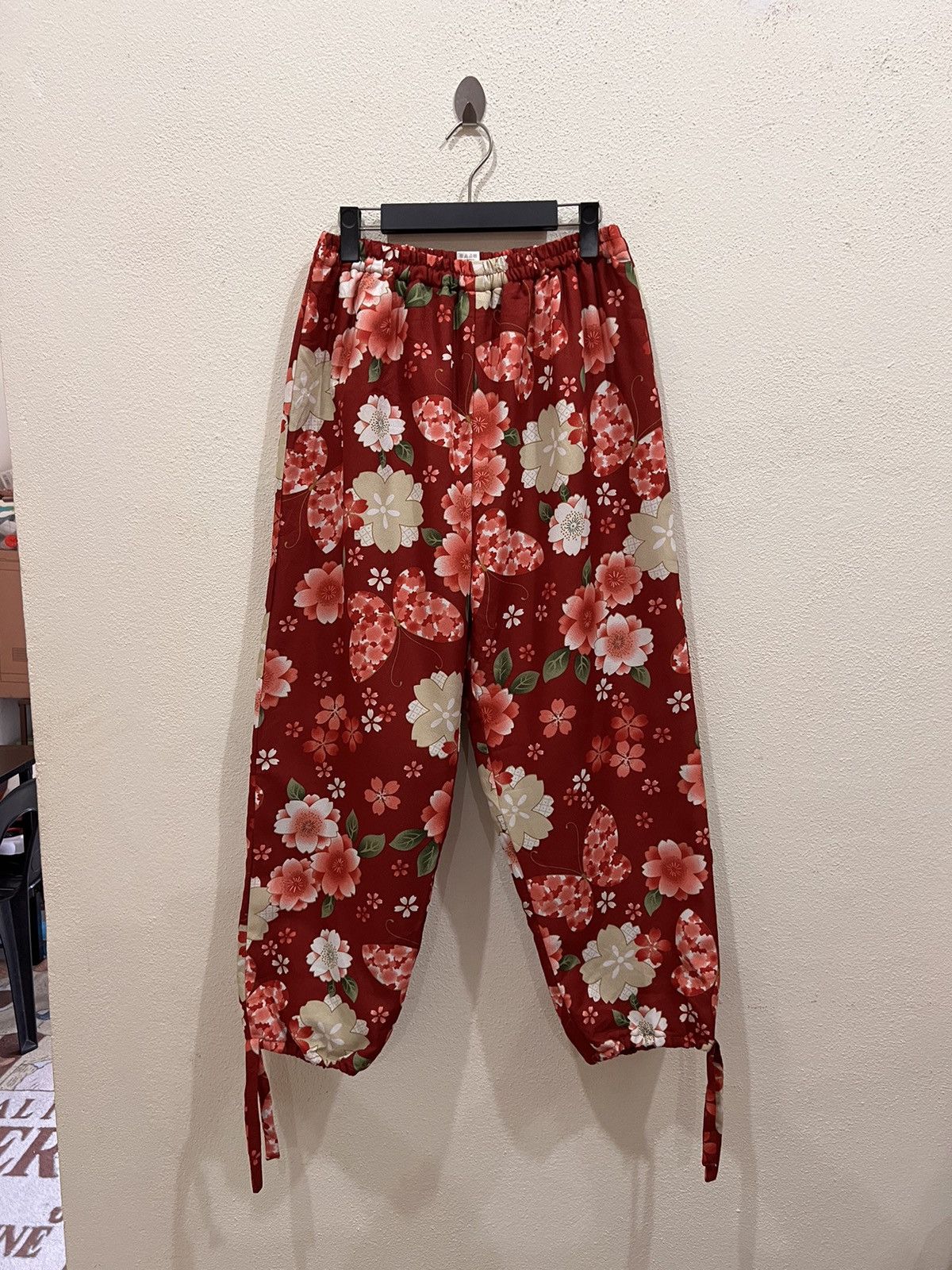 Japanese Brand Japanese Brand Overprint Flower Pant Size US 30 / EU 46 - 2 Thumbnail