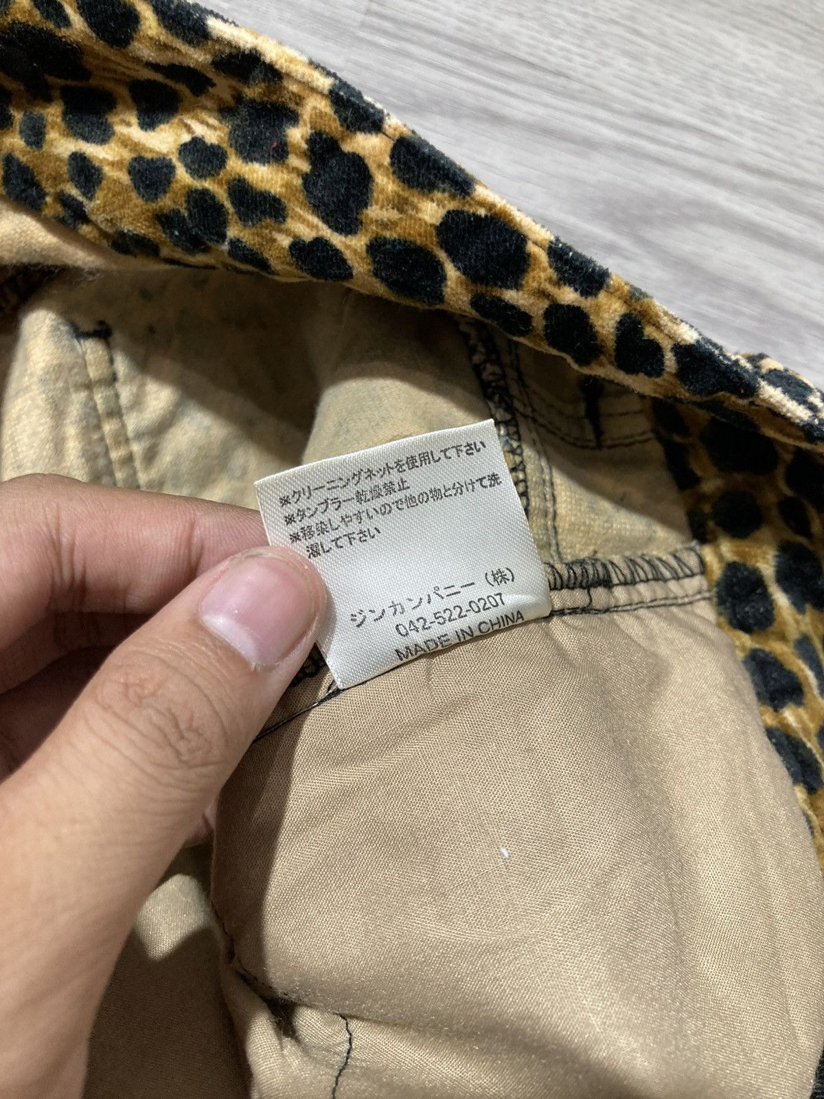 Japanese Brand 2000s Loaf Leopard Motif Waxed Slim Fit Pants Lgb Size US 28 / EU 44 - 14 Thumbnail