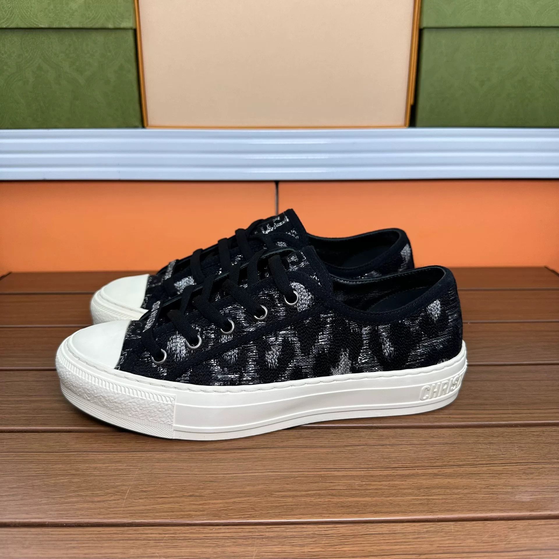 Dior Dior Lowtop Sneakers it_37-5 Women Size US 7.5 / IT 37.5 - 1 Thumbnail