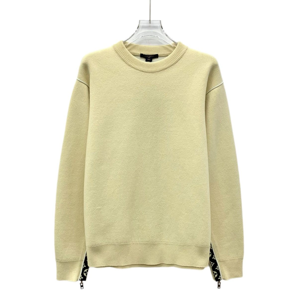 Louis Vuitton Louis Vuitton 2022 Yellow Wool Long Sleeve Knitwear K26WX Size XXS / US 00 / IT 34 - 1 Thumbnail
