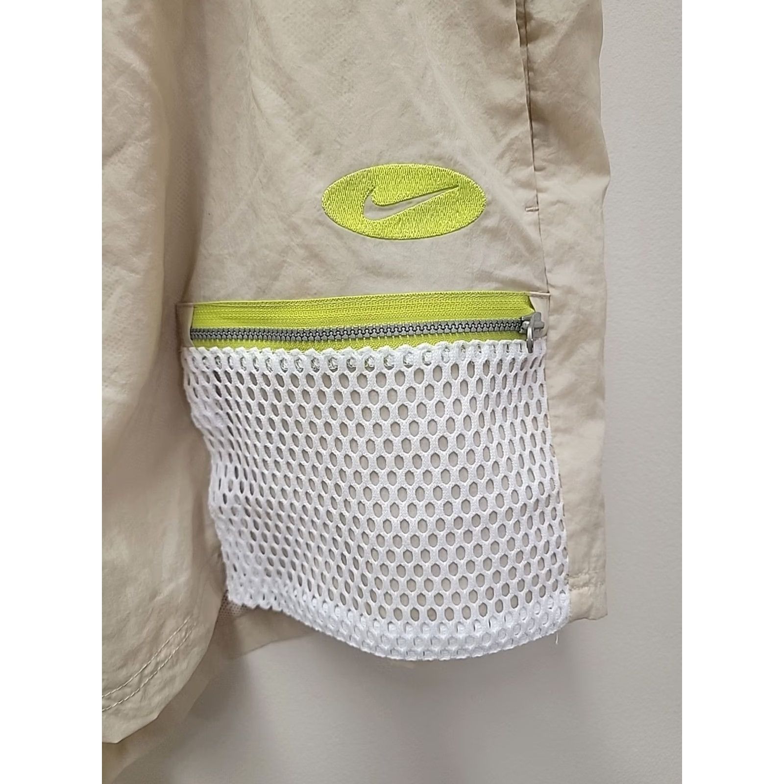 Nike Nike Women's Icon Clash Woven Shorts NWT Beige 100% Nylon L Regular Gym Training Activewear Shorts Sports Weekend Mens? Size 36" / US 14 / IT 50 - 2 Thumbnail