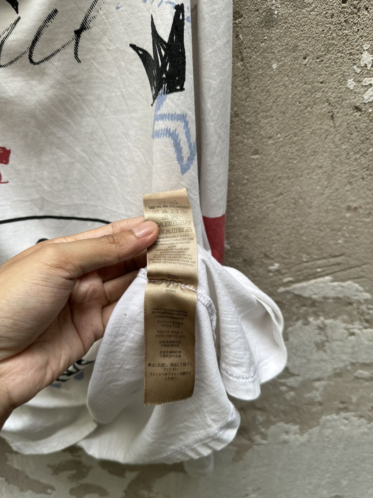 Burberry Authentic Burberry Art Distressed Longsleev Tshirt Size US M / EU 48-50 / 2 - 8 Thumbnail