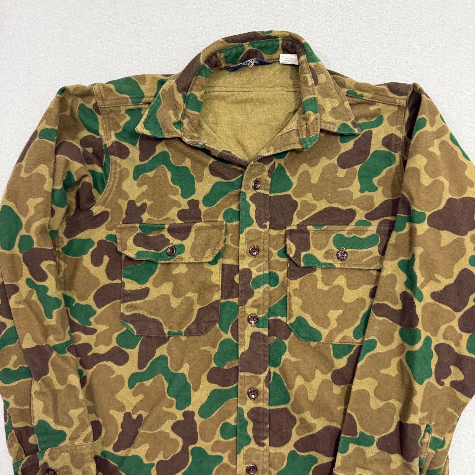 Vintage Vintage Woolrich Chamois Button Up Shirt Medium Duck Camo Size US M / EU 48-50 / 2 - 2 Thumbnail