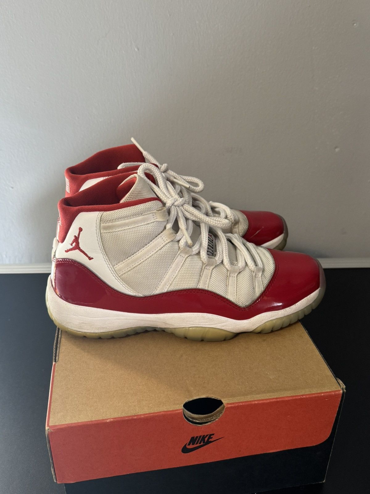 Jordan Brand Jordan 11 Cherry Size US 7 / EU 40 - 5 Thumbnail