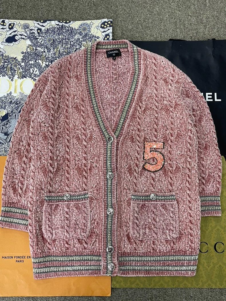 Chanel chanel Pink and gold velvet medium-length cardigan coat Size XS / US 0-2 / IT 36-38 - 1 Thumbnail