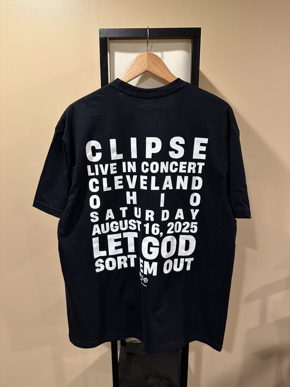 Rap Tees Clipse x NGO x Xhibition Ohio Shield Logo Black T-Shirt Size US XL / EU 56 / 4 - 3 Thumbnail