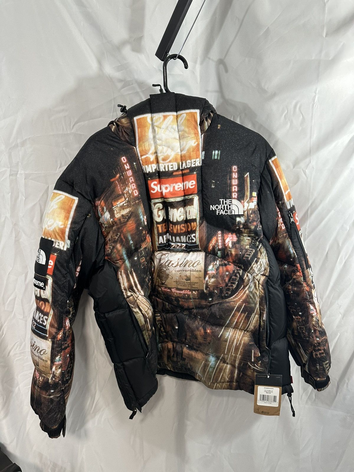 Supreme × The North Face Supreme X The North face bomber Size US M / EU 48-50 / 2 - 2 Thumbnail