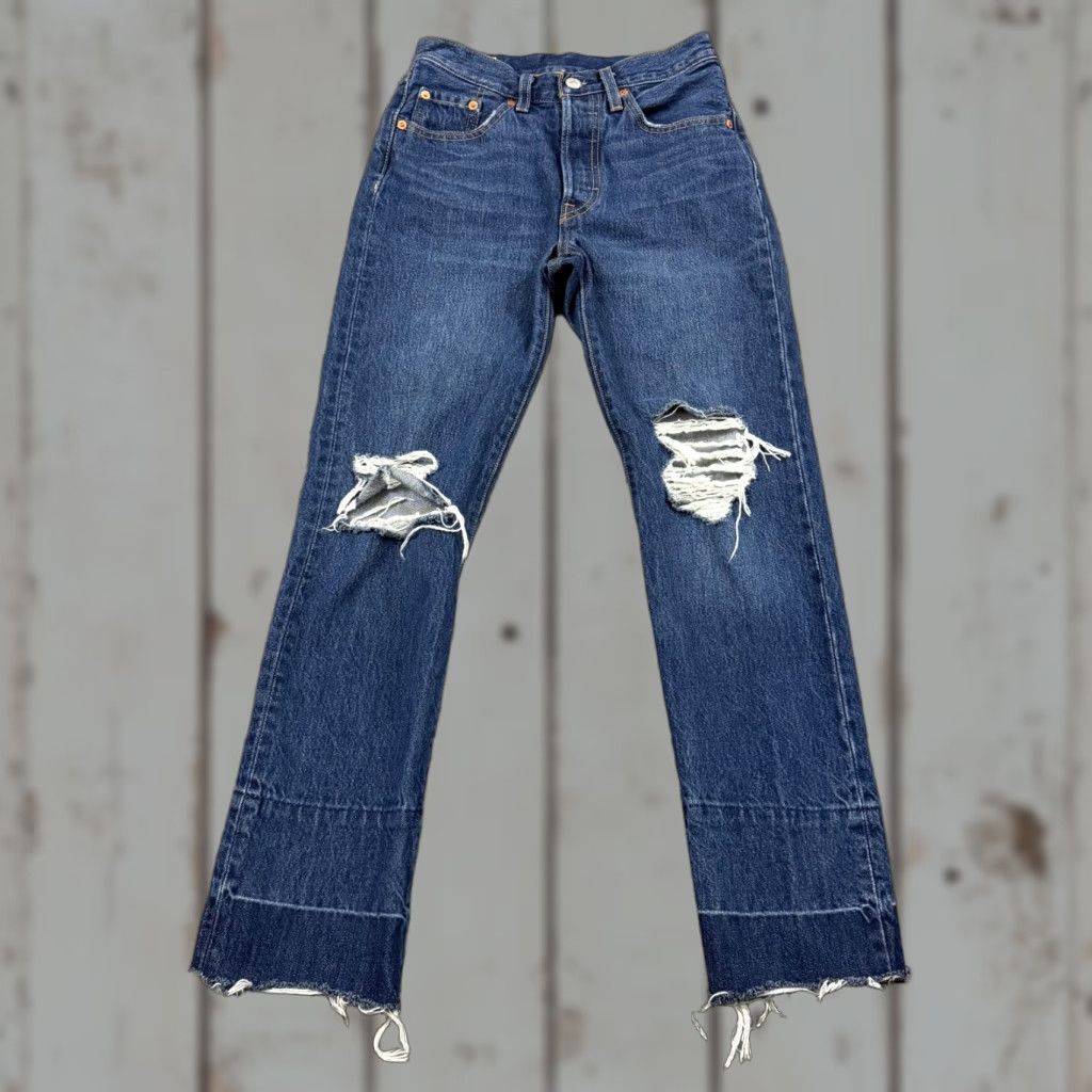 Levi's VINTAGE Levis 501 Jeans Womens Cropped Dark Denim Button Fly Distressed 24x28 24x28 Jeans Womens 501 Crop Distressed Blue Denim Size 28" / US 6 / IT 42 - 1 Thumbnail