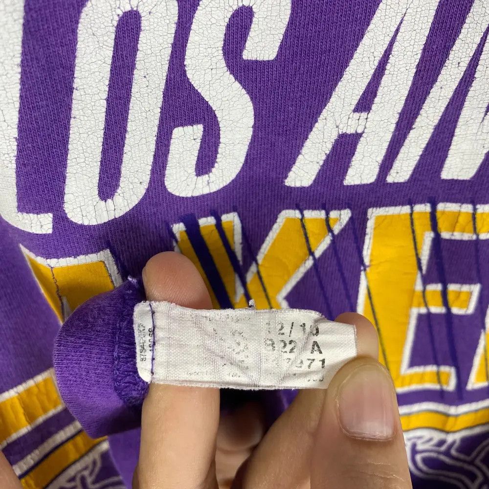 Adidas Vintage 00's ADIDAS LA LAKERS Nba Graphic Faded Tee Shirt Size US S / EU 44-46 / 1 - 6 Thumbnail
