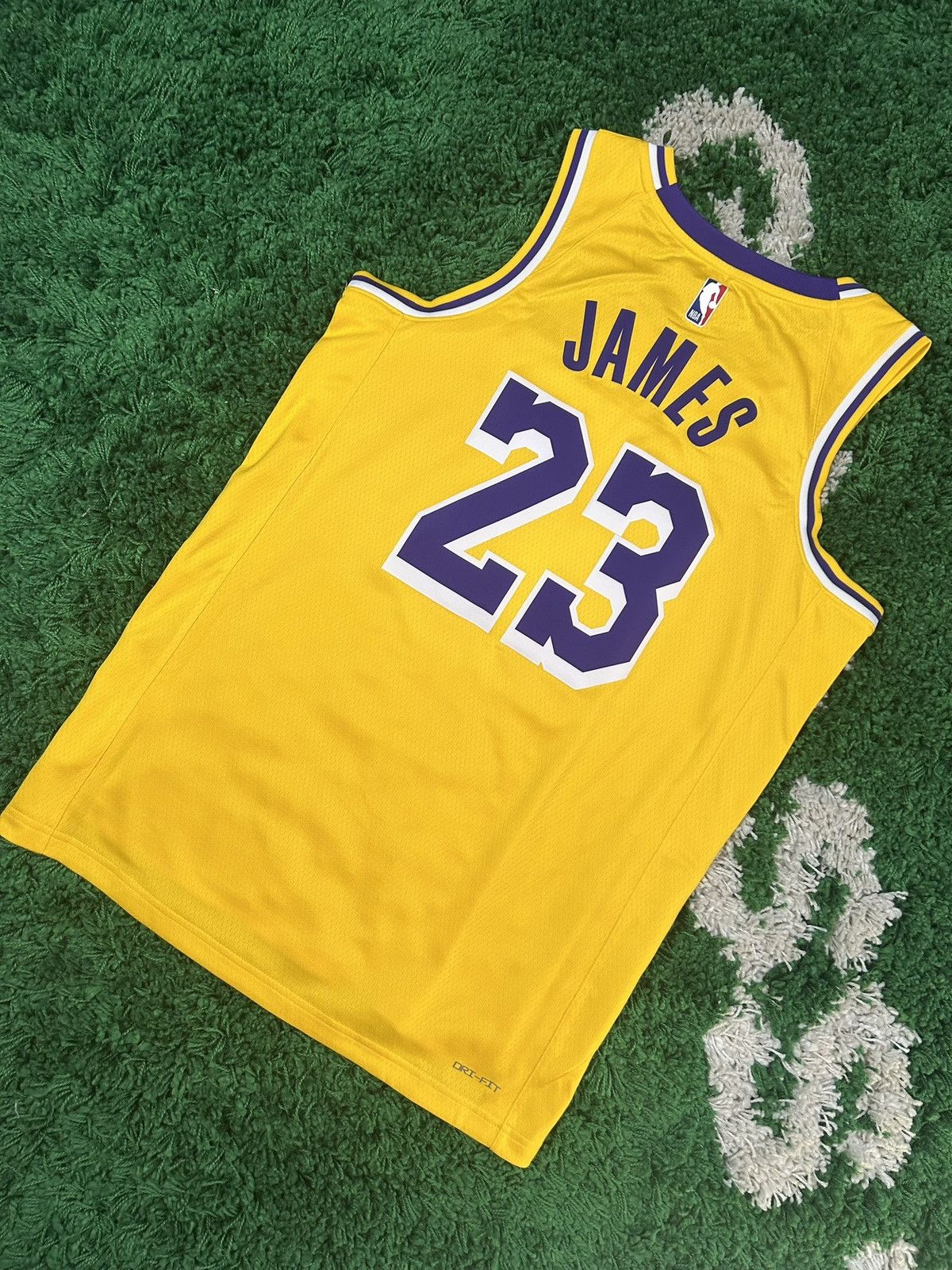 NBA LeBron James Nike Swingman Jersey Icon Edition Size Medium Size US M / EU 48-50 / 2 - 5 Thumbnail