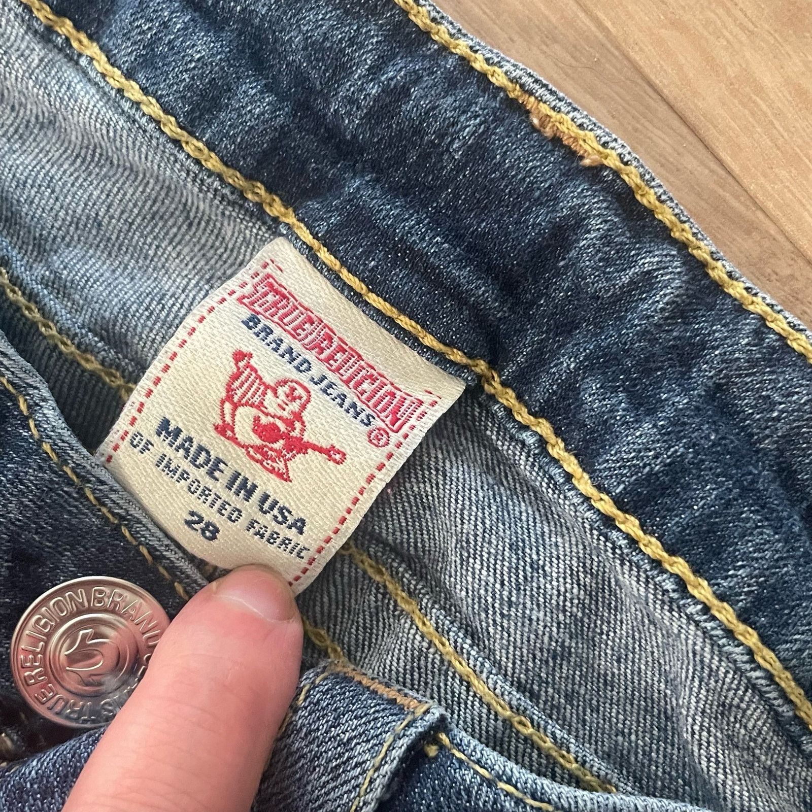 True Religion True Religion Straight Jeans size 28 studded logo pockets Size 28" / US 6 / IT 42 - 2 Thumbnail