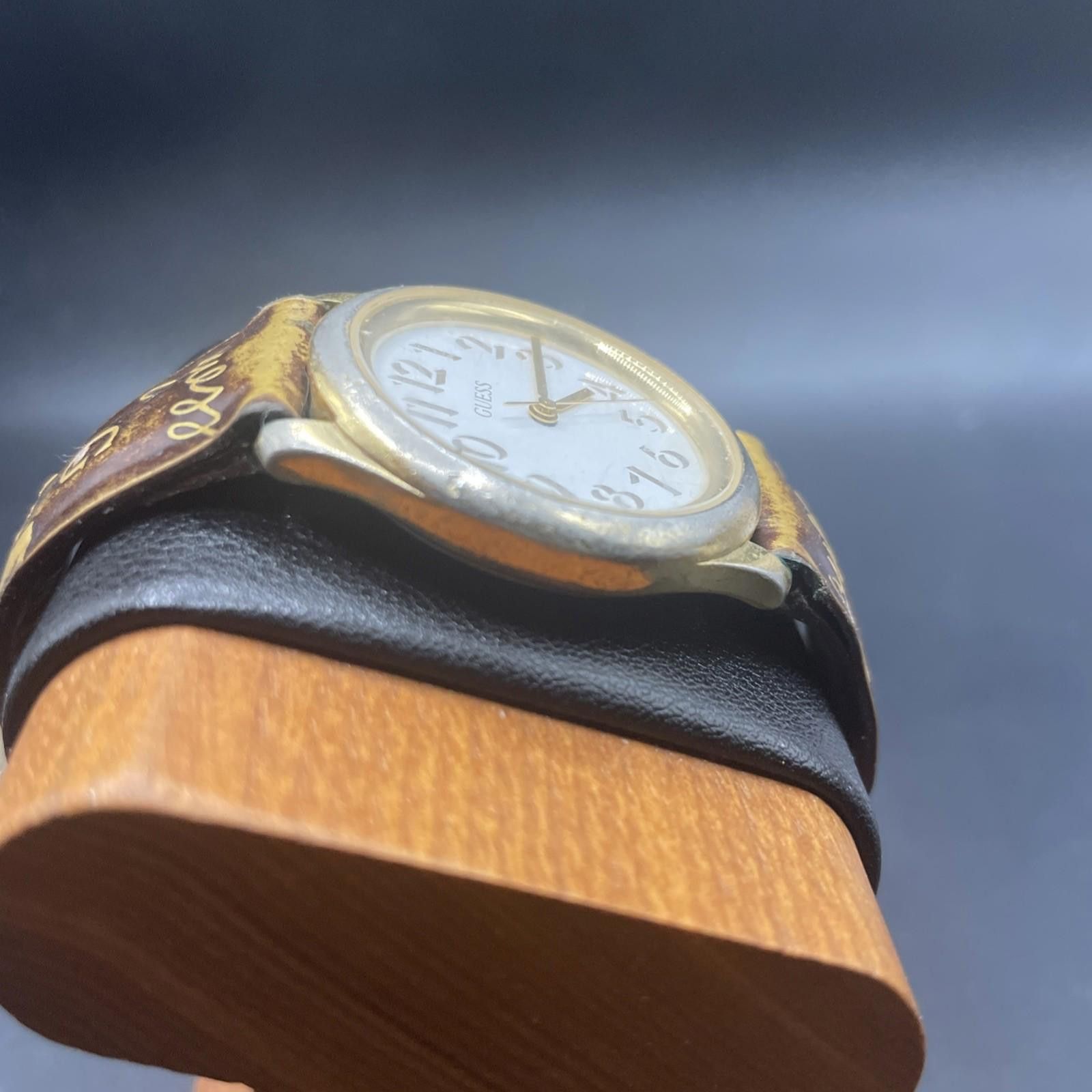 Guess Vtg Guess Mens Quartz Watch Graphic Band New Battery Size ONE SIZE - 4 Thumbnail