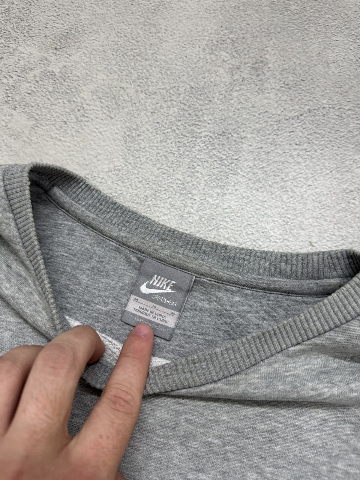 Nike Vintage Y2k Nike 🤍 Mini Logo Sweatshirt 00’s Size US M / EU 48-50 / 2 - 10 Thumbnail