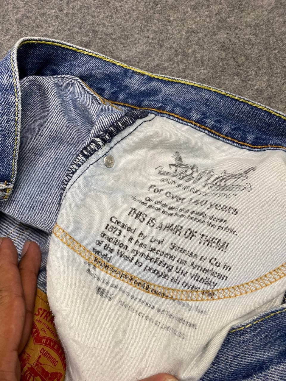 Levi's levis 505 distressed denim nice design Size US 37 - 14 Thumbnail