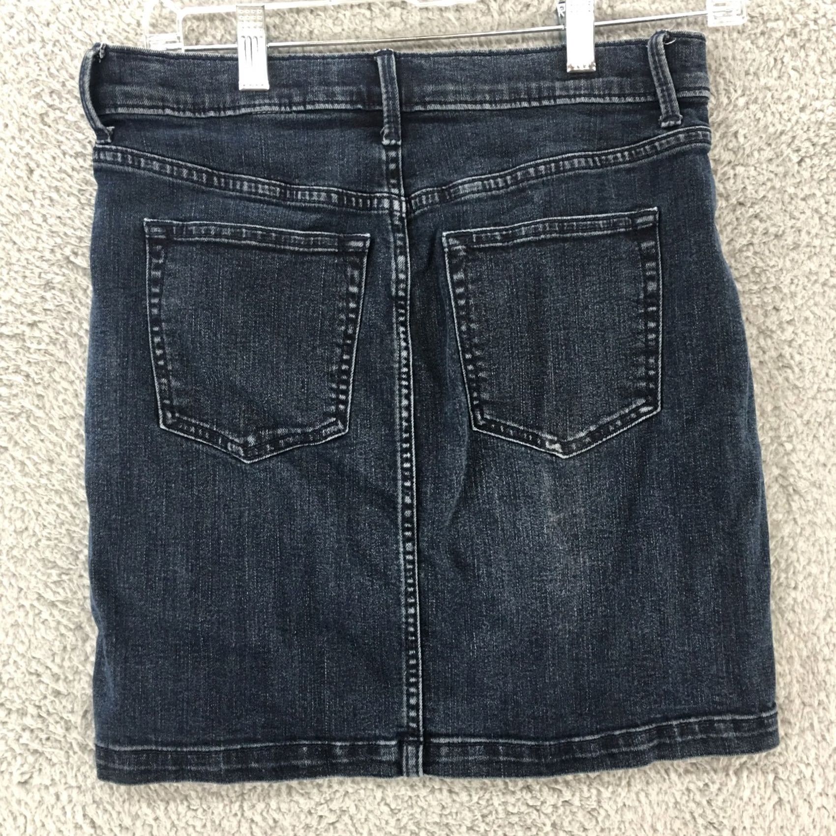 Banana Republic Banana Republic Denim Skirt Womens 2 Blue Dark Wash Denim Zippered Pockets Knee Length Straight & Pencil Casual Womens Size 26" / US 2 / IT 38 - 6 Thumbnail
