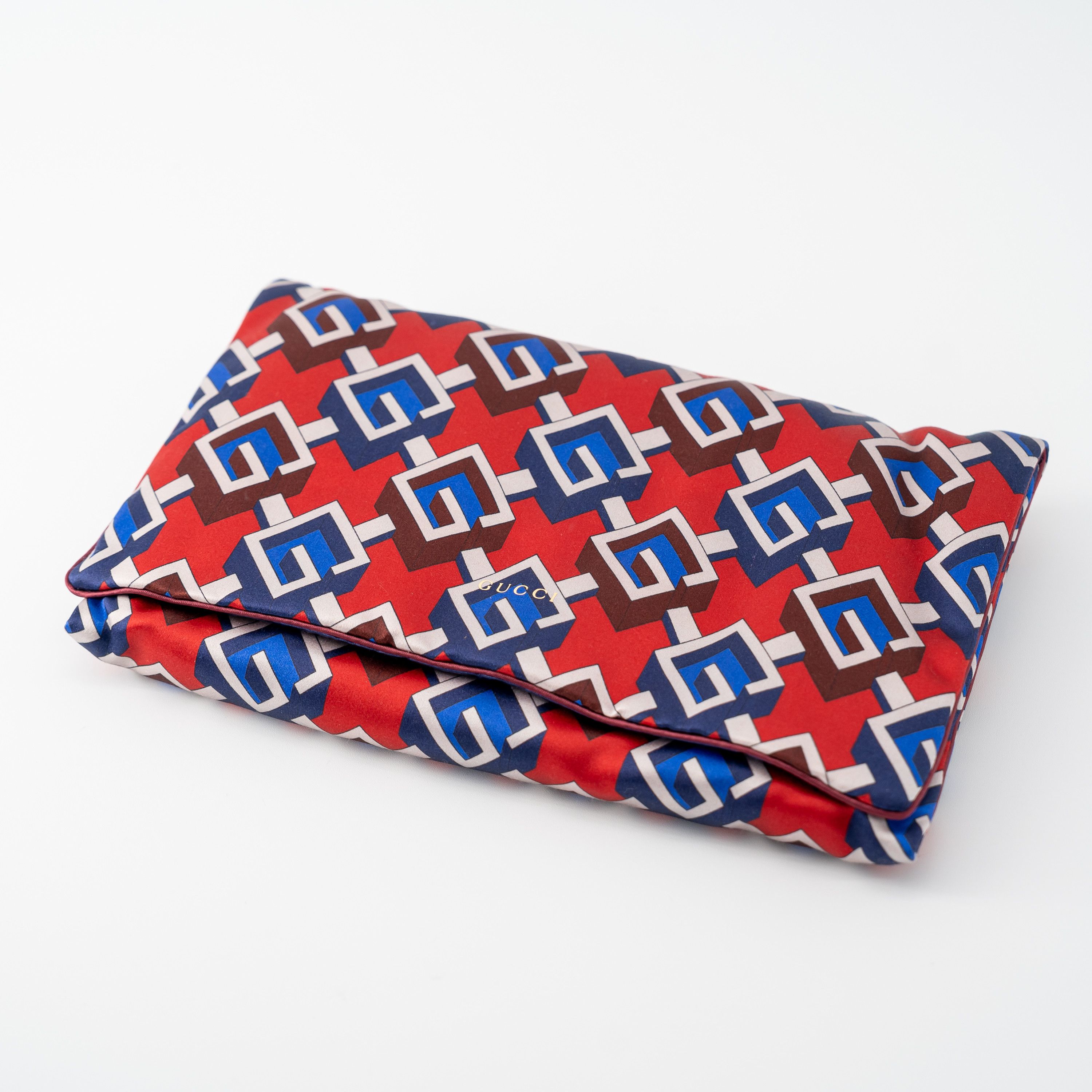 Gucci Gucci Travel Inflatable Neck Pillow Geometric G Red Blue Size ONE SIZE - 6 Thumbnail
