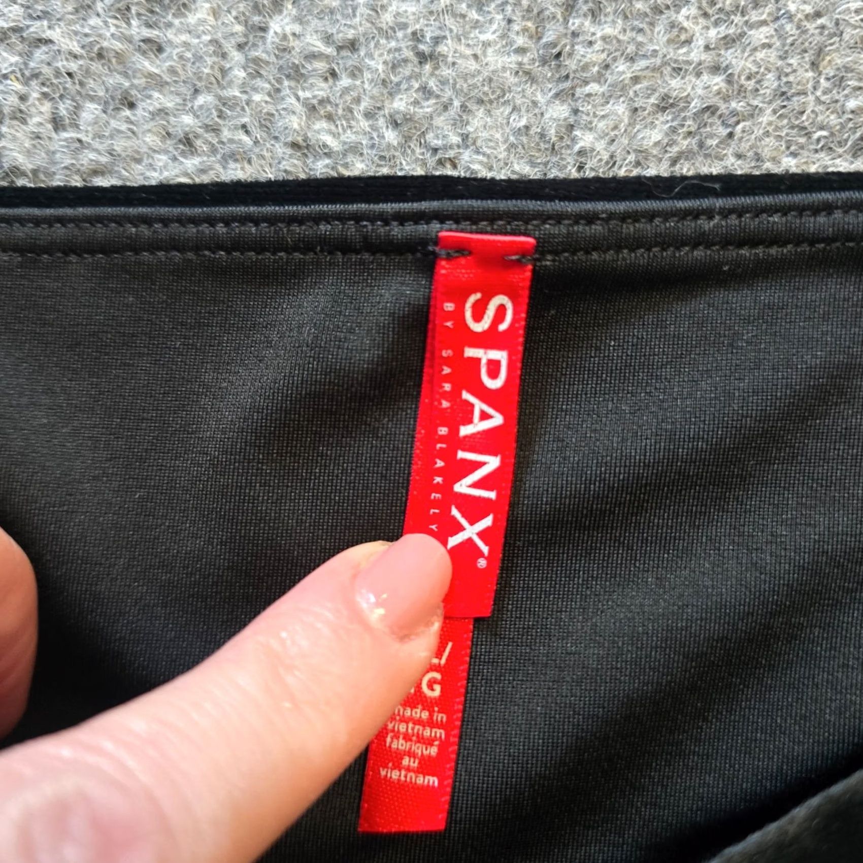 Spanx Spanx Pants Women XL Black Skinny Velour Stretch Leggings Casual Holiday Size 40" / US 18 - 3 Thumbnail
