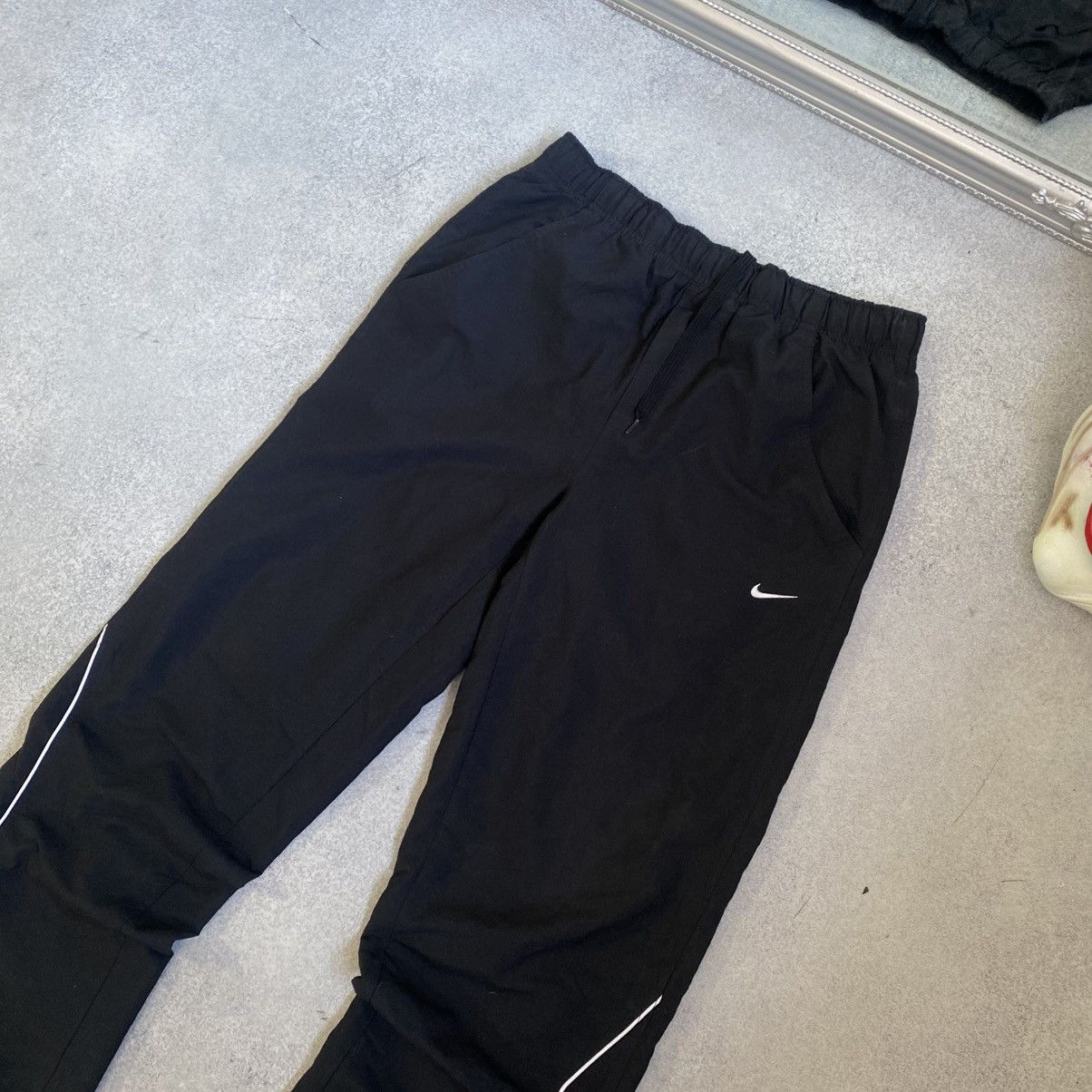 Nike Vintage Nike Track Pants Nylon Baggy Hype Y2K Size US 30 / EU 46 - 3 Thumbnail