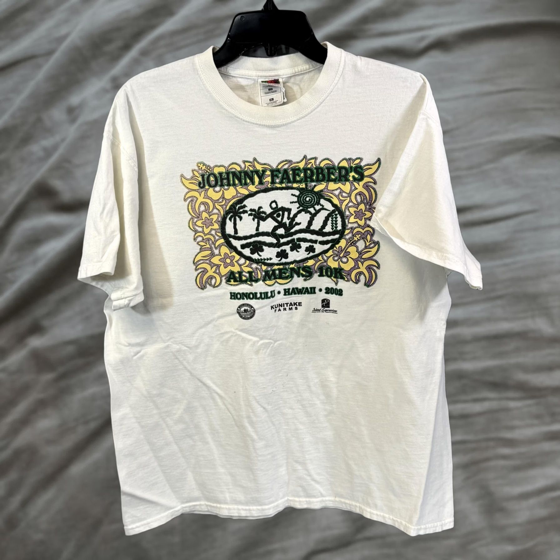 Fruit Of The Loom VINTAGE Johnny Faerber Shirt Mens XL White T-Shirt Graphic Print Honolulu Hawaii 10K Run 2002 Tee Size US XL / EU 56 / 4 - 1 Thumbnail
